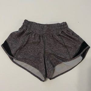 Lululemon Hotty Hot Low Rise Short 2.5” size 2